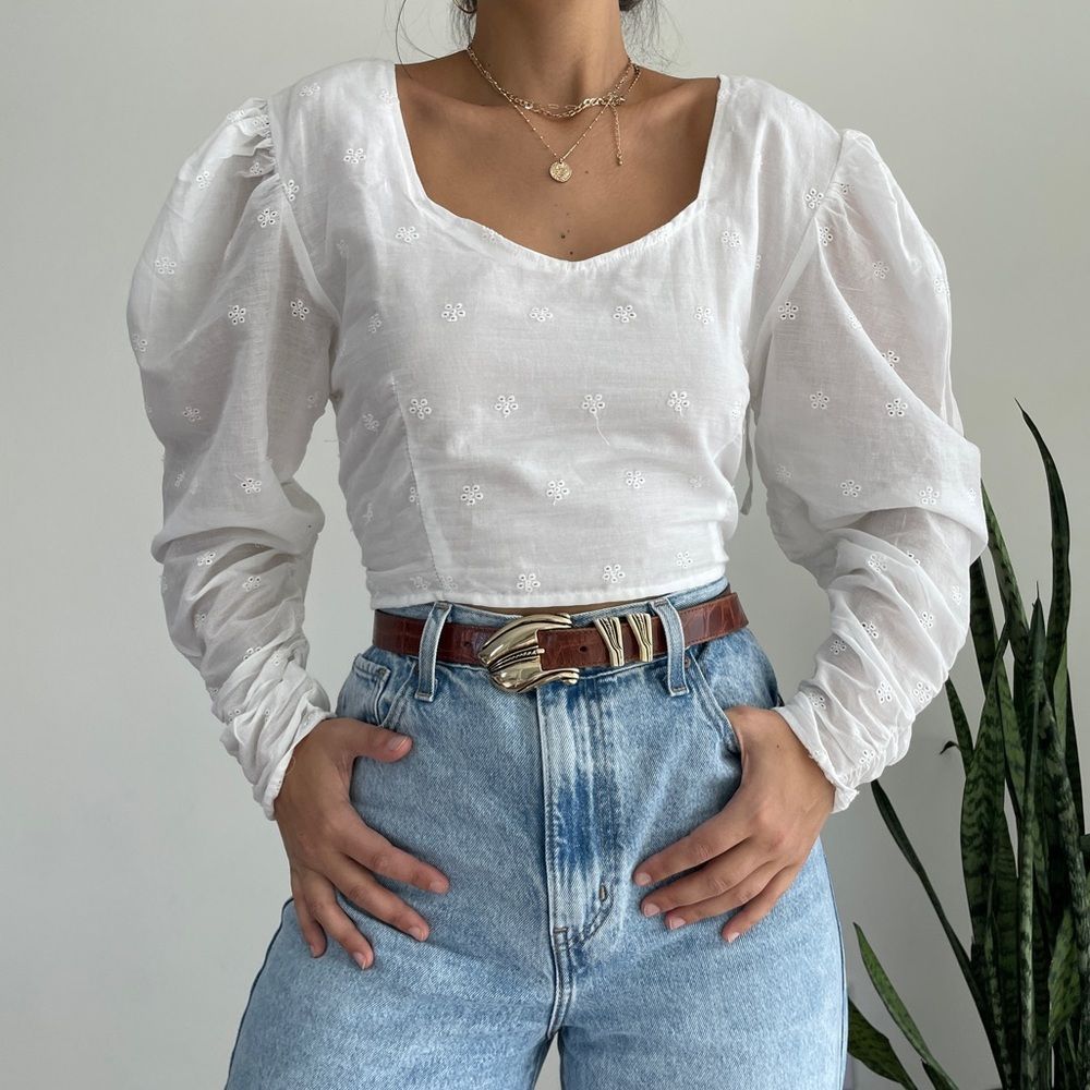 NWT white 100% cotton eyelet puff sleeve top - Picture 2 of 7